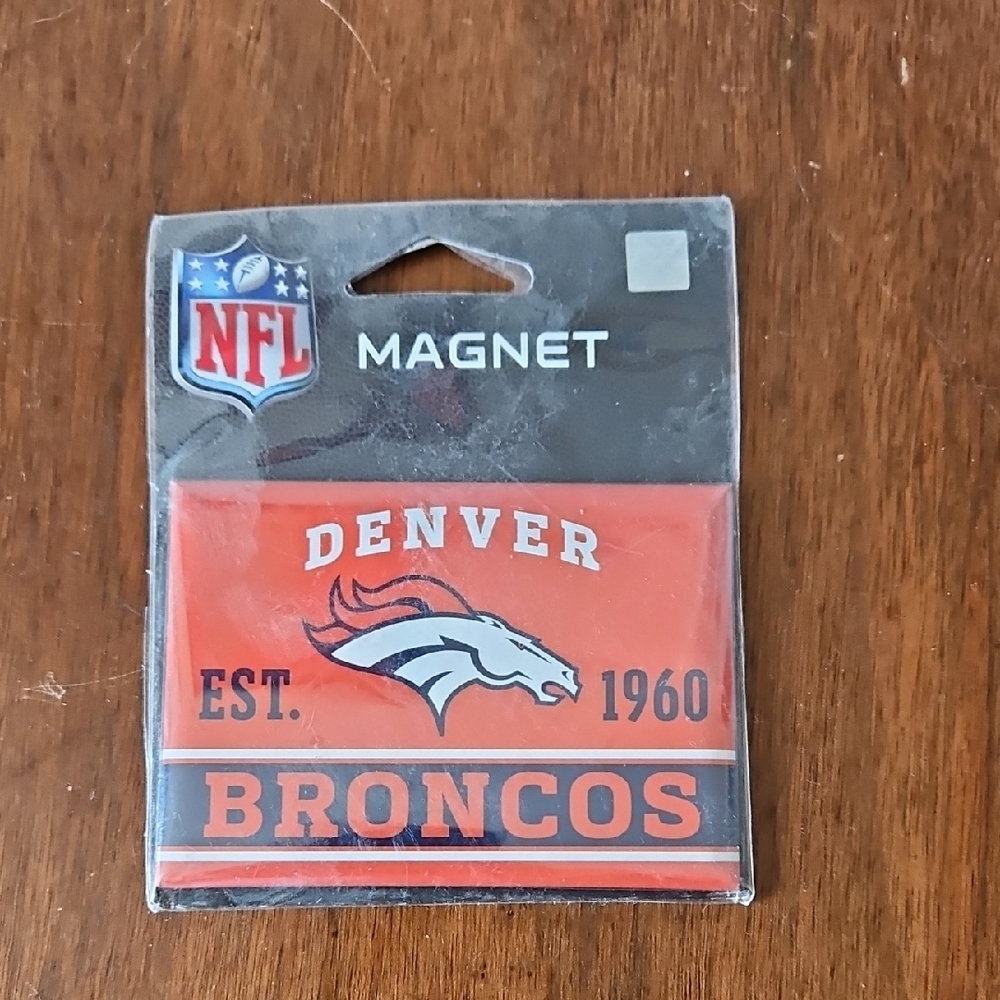 NWT 2016 NFL Denver Broncos Magnet 2.5"X3.5"